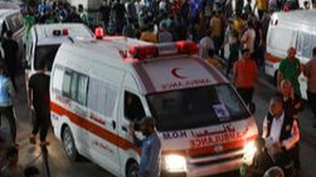 Jenazah Berserakan di Rumah Sakit Gaza, Tenaga Medis Rawat Korban di Lantai Penuh Darah