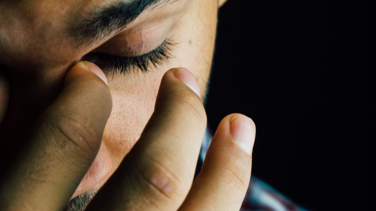 7 Tanda Kelelahan Mental dan 6 Penyebab yang Sering Terabaikan