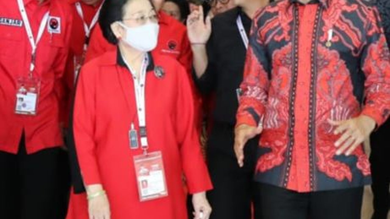 Andi Arief Lihat Ada Perseteruan Mega-Jokowi: Lebih Baik Ganjar Ngalah Jadi Cawapres Prabowo