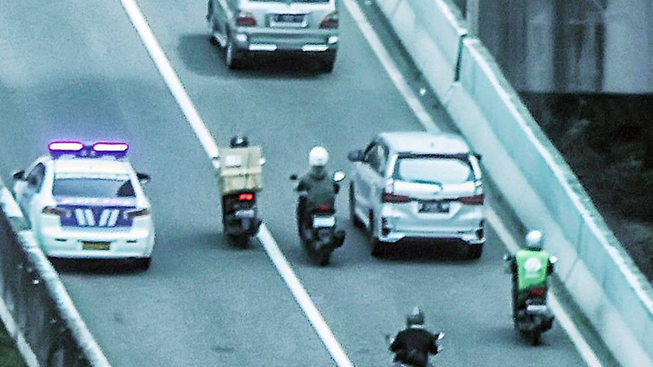 Detik-Detik Rombongan Pemotor Bongkar Penutup JLNT Casablanca Jaksel, Polisi Buru Pelaku