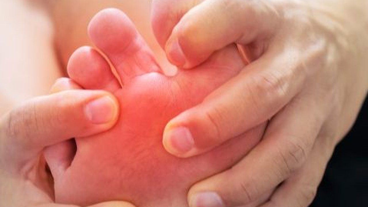 Penyebab Telapak Kaki Sakit saat Bangun Tidur, Kenali Tanda-Tandanya