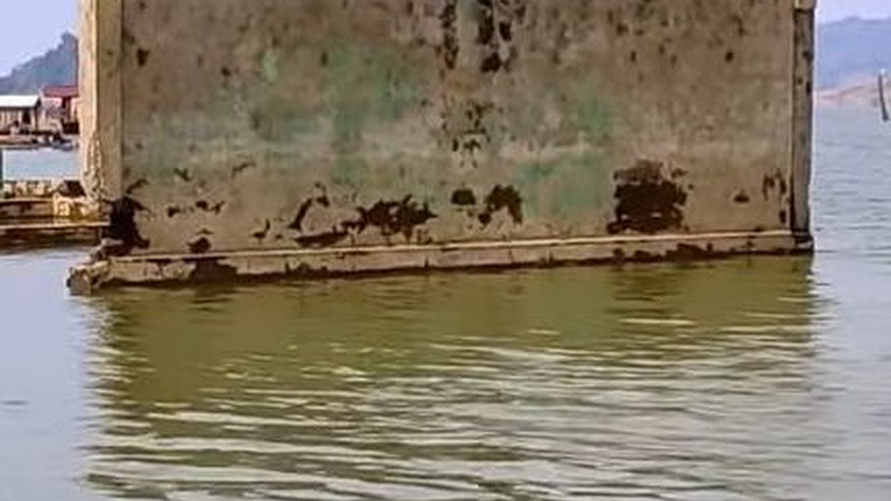 Waduk Jatigede Surut, Bangunan Sekolah Ini Kembali Muncul Setelah Ditenggelamkan