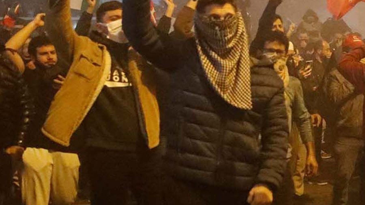 FOTO: Massa Pro-Palestina di Turki Murka Usai Israel Serang RS Jalur Gaza
