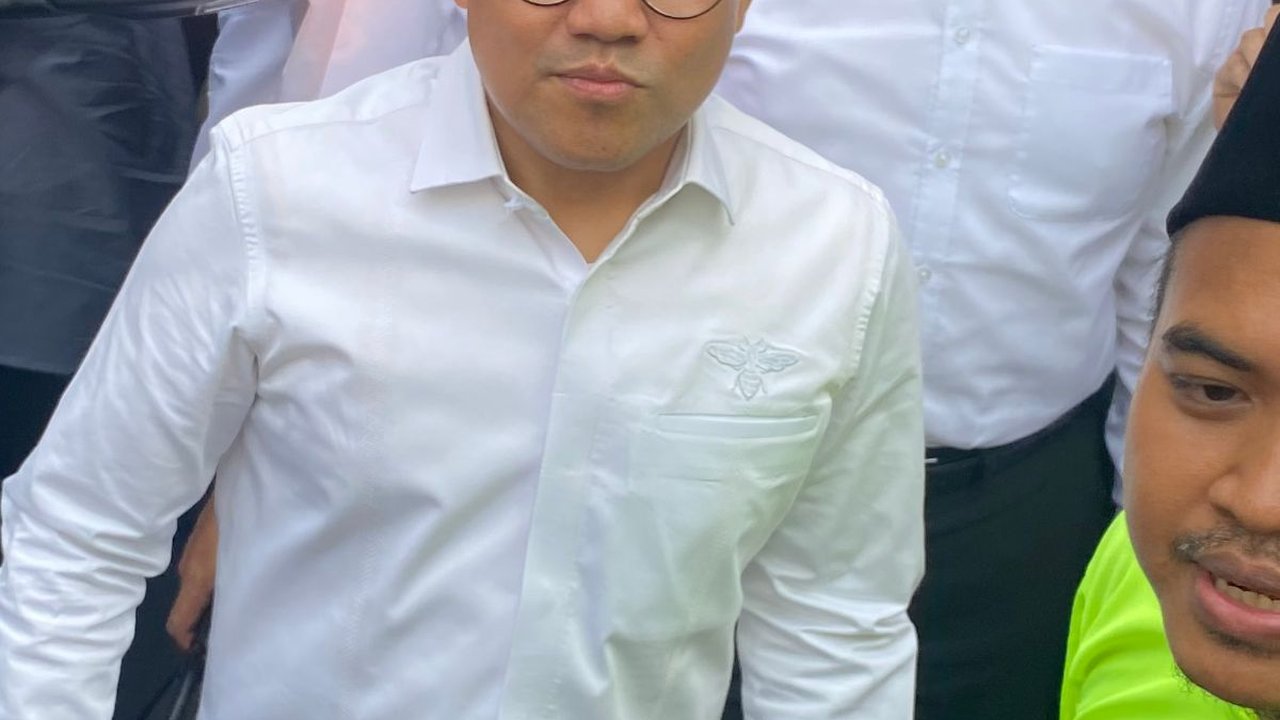Pendukung AMIN Padati Ruas Jalan Depan KPU: Tak Sabar Antar Anies-Cak Imin Daftar Capres Cawapres