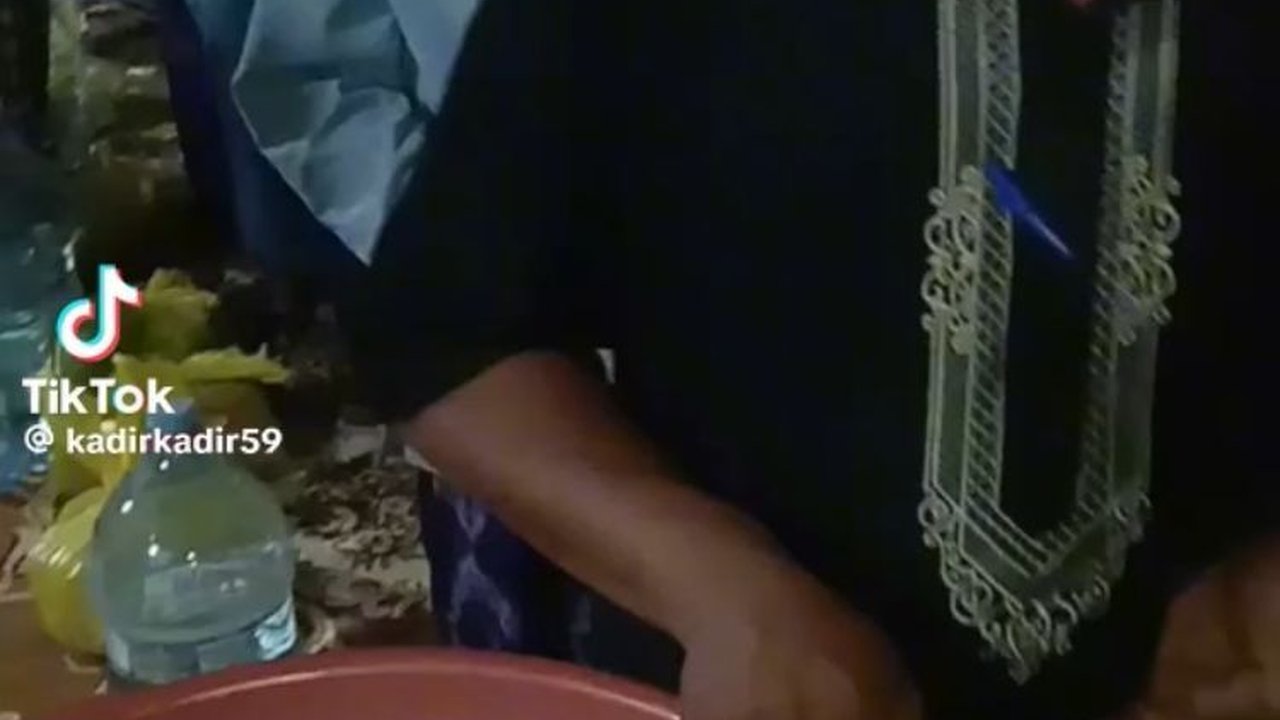Viral Jemaah Pengajian Dapat Uang Rp100 Ribu Ambil Langsung Tanpa Amplop, Jadi Sorotan Warganet