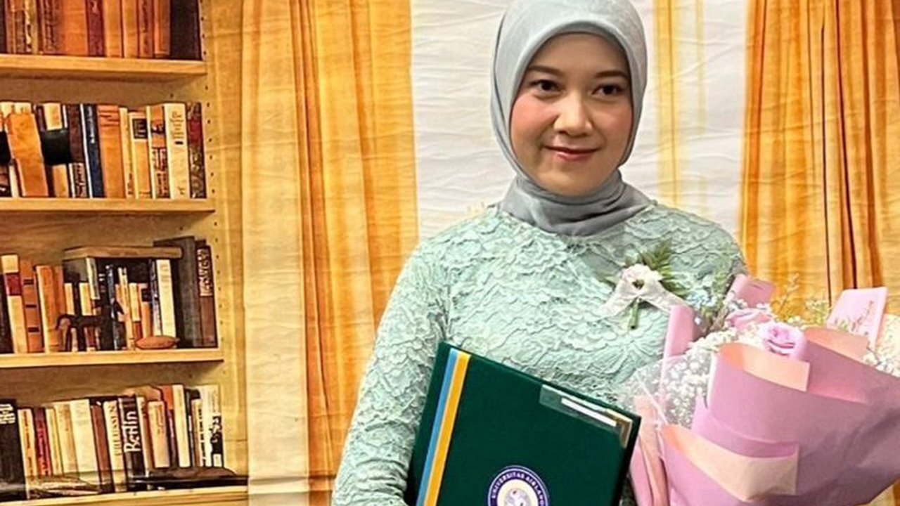 Pernah Dapat Subsidi Susu & Pisang dari Dosennya, Kakak Beradik ini Tak Disangka Anak Cawapres RI