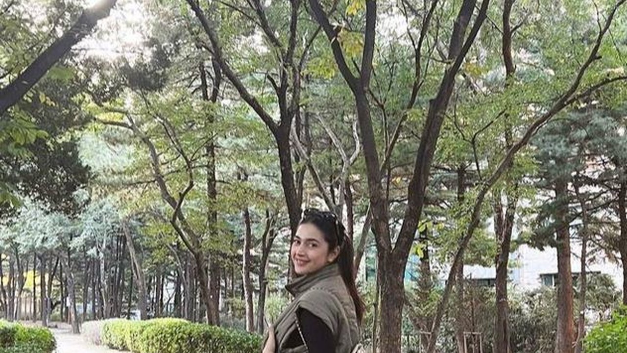 Potret Nabila Syakieb Saat di Korea dengan Makeup Seadanya