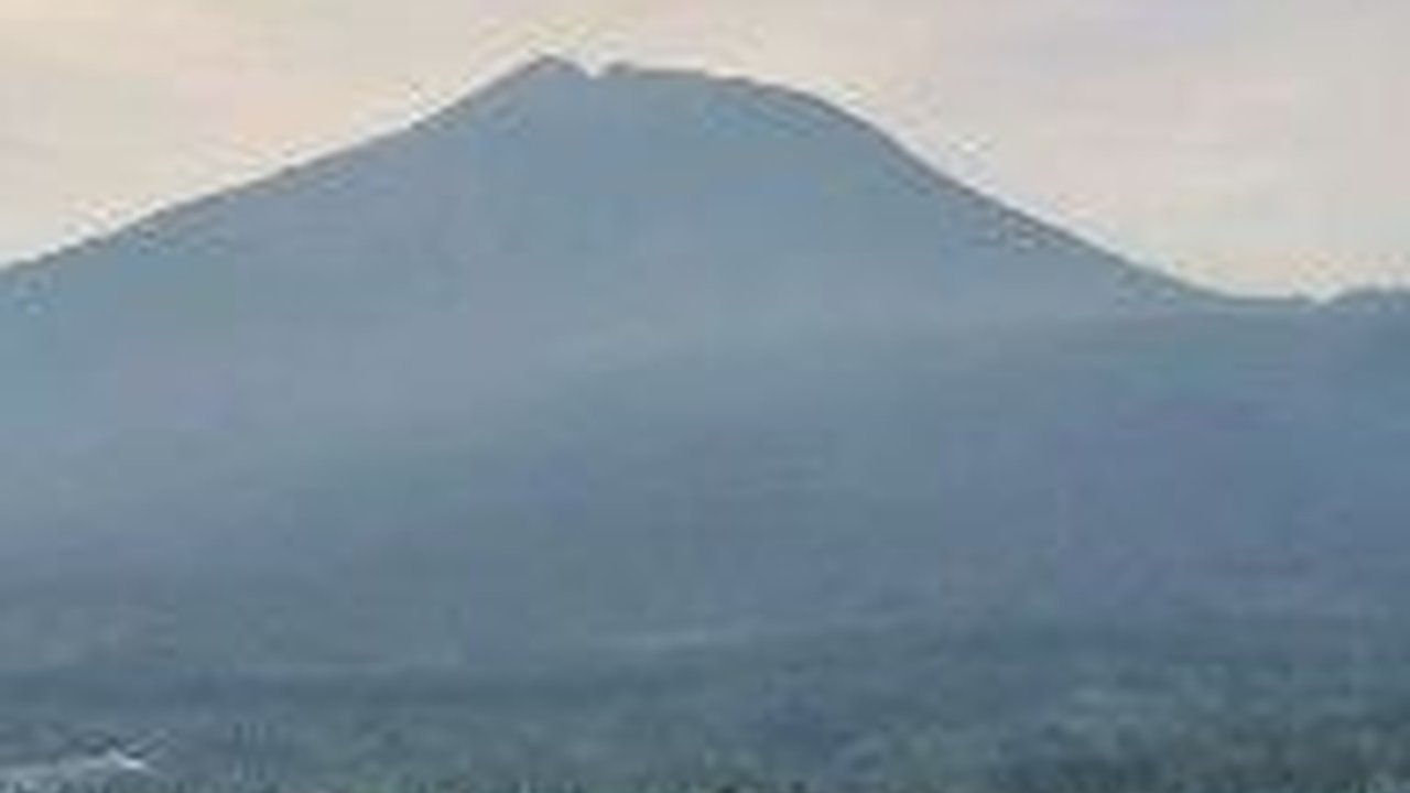Naik Level dari Normal Jadi Waspada, Ini Fakta Gunung Slamet yang Terbangun dari Tidur Panjangnya