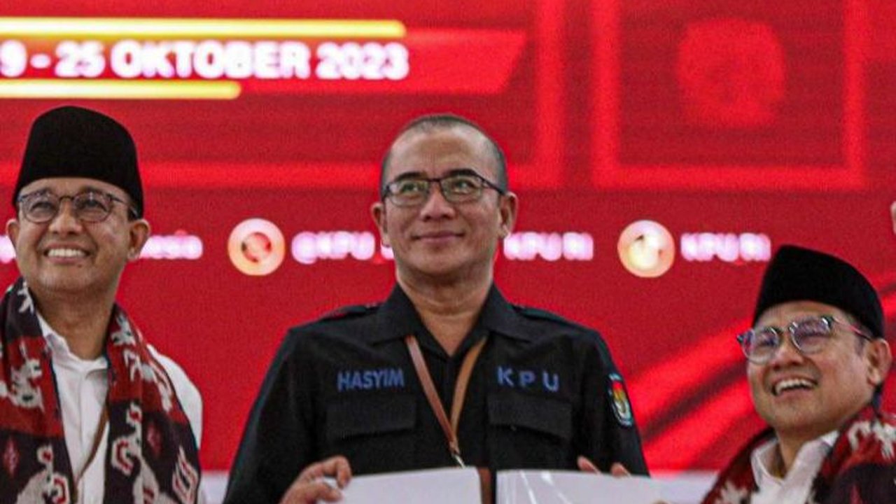 VIDEO: Kumandang Azan Iringi Anies & Cak Imin Daftar Capres-Cawapres ke KPU