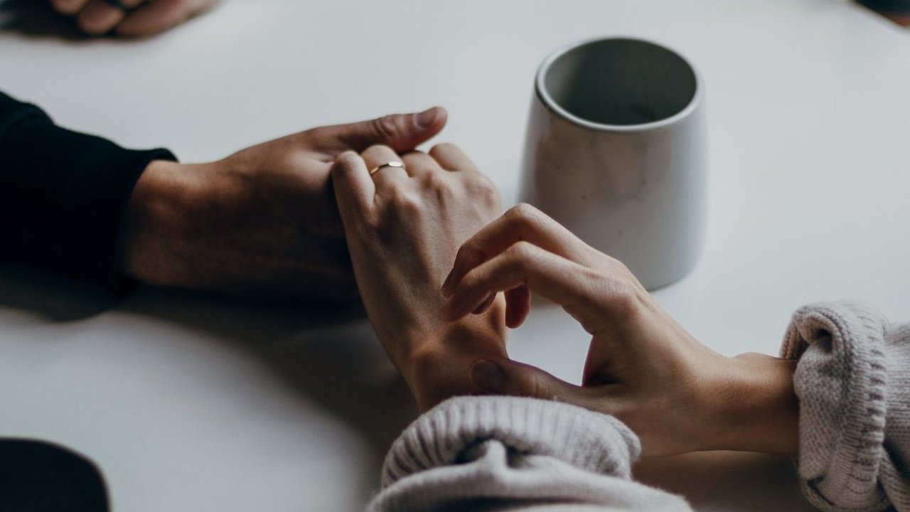70 Kata-kata Romantis Bahasa Inggris dan Maknanya, Cocok Diberikan ke Pasangan di Hari Istimewa