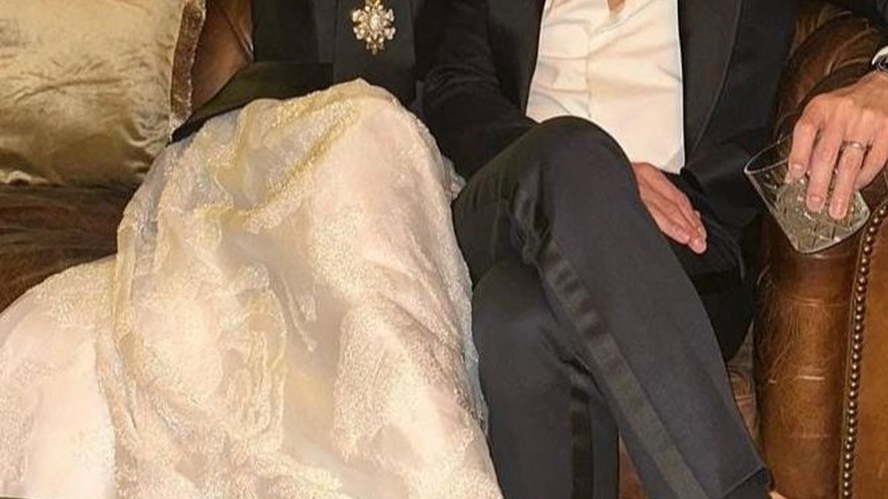 Momen Sandra Dewi Lengket Banget sama Berondong Ganteng, Vibesnya Kayak Mafia Hongkong