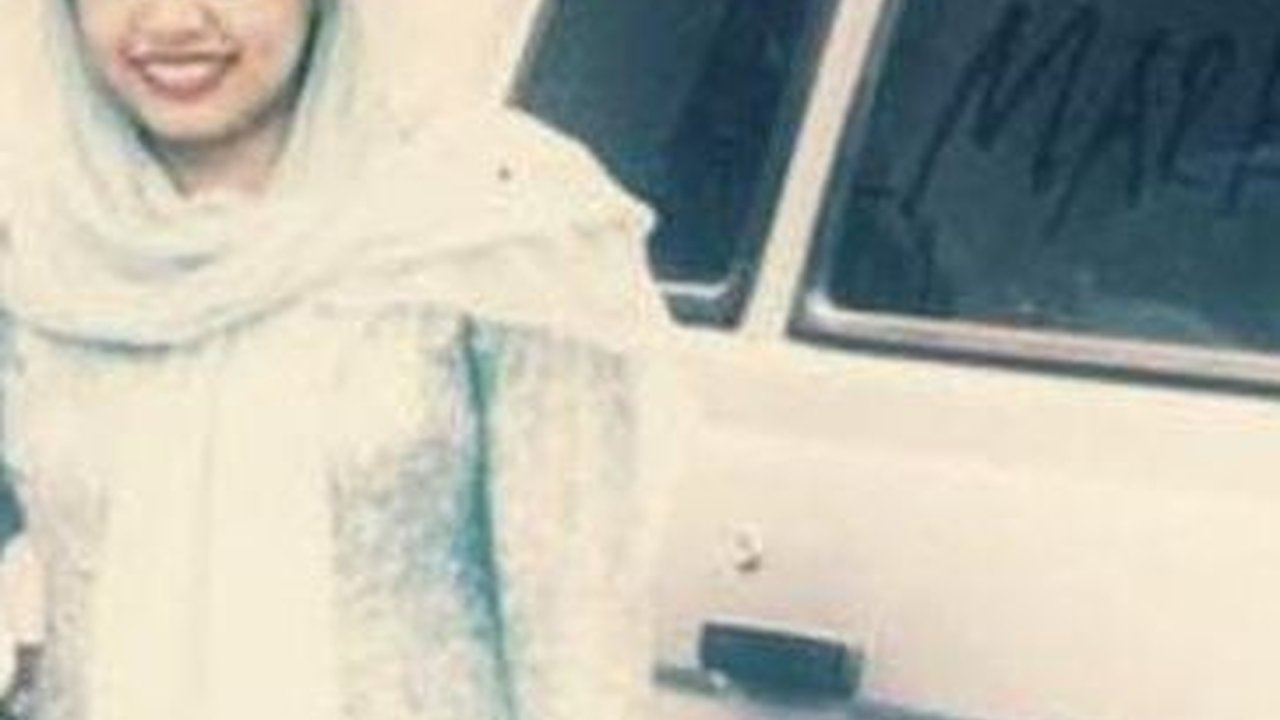 Cinta Bersemi di Kampus, Siapa Sangka Anak Kos ini Bakal Jadi Calon Ibu Negara