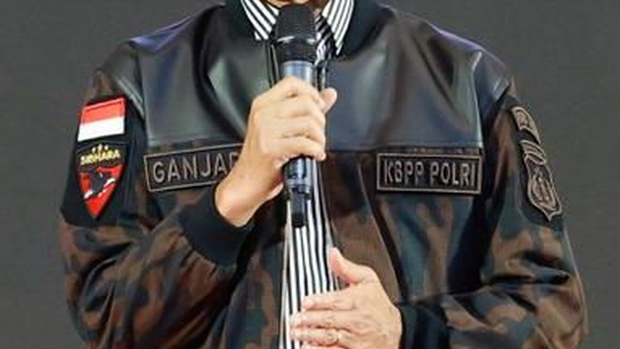 Ganjar Terbang ke Surabaya di Tengah Rakernas PDIP, Ditugaskan Temui Khofifah?