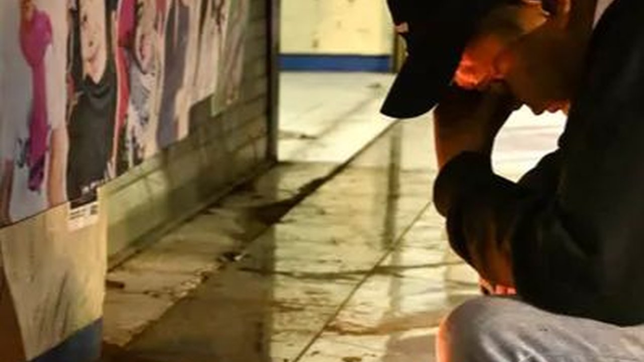 Setahun Pasca Tragedi Kanjuruhan, Tangis Keluarga Korban Pecah Tuntut Para Pelaku Dihukum Berat
