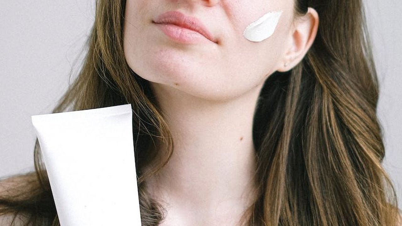 SPF 30 vs SPF 50, Mana Yang Lebih Melindungi Kulit Dari Sinar Matahari?