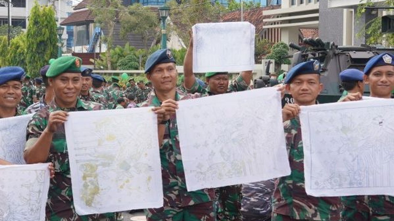 1.000 Prajurit TNI Membatik Pecahkan Rekor MURI
