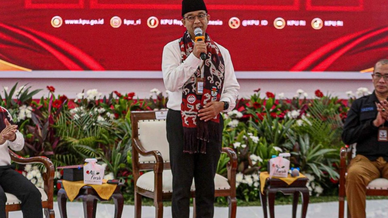 VIDEO: Daftar Ke KPU, Anies Cak Imin Cium Tangan Surya Paloh Dulu