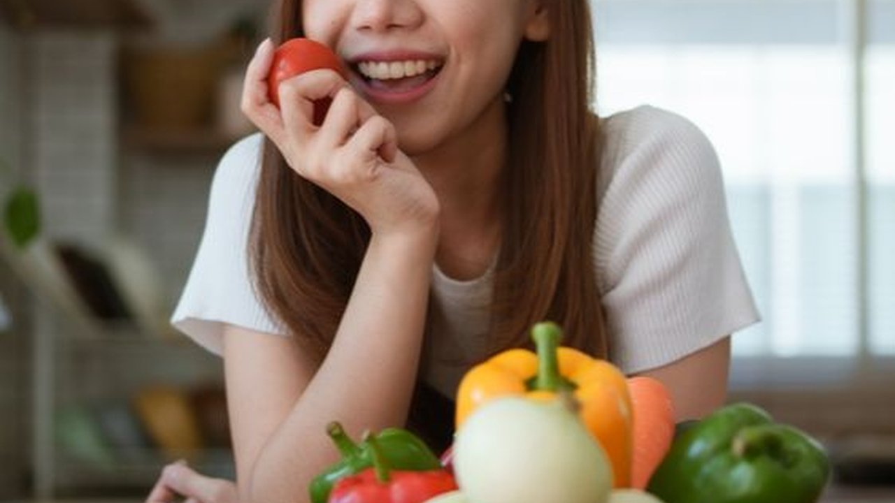 Tips Mengatur Pola Makan Malam yang Sehat, Nggak Perlu Takut Gemuk!