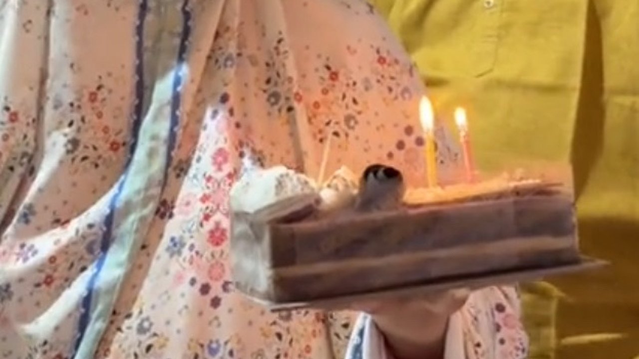 Dapat Surprise Ulang Tahun dari Orang Tua, Keharmonisan Keluarga Ini Bikin Iri