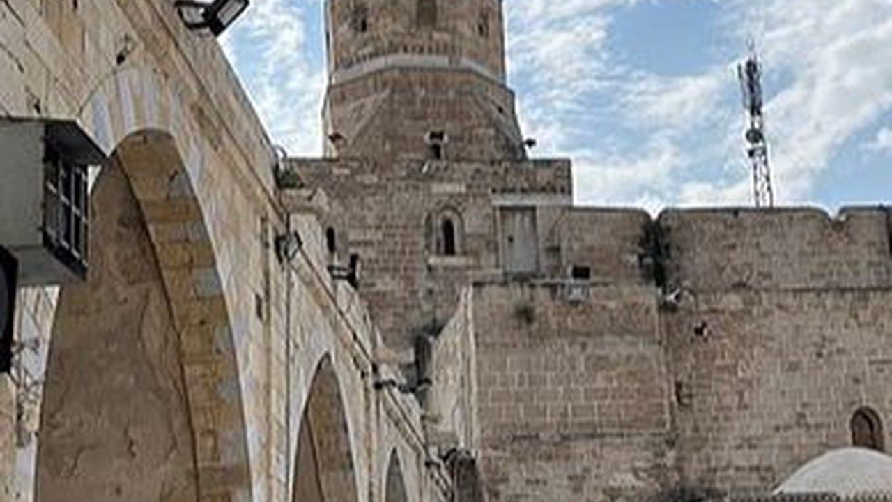 Israel Bom Masjid Tertua dan Terbesar di Gaza, Dibangun Pada Abad Ketujuh