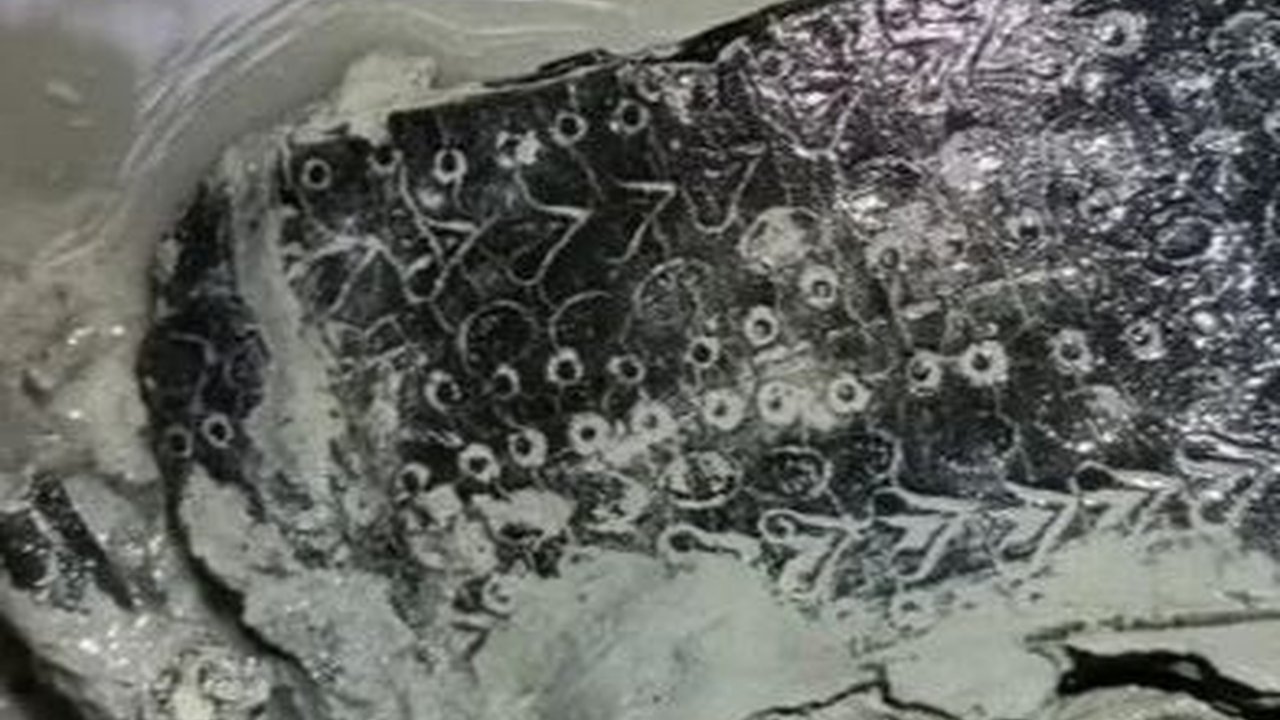 Sandal Romawi Berusia 2.000 Tahun Ditemukan di Dasar Sumur, Arkeolog Ungkap Pemiliknya