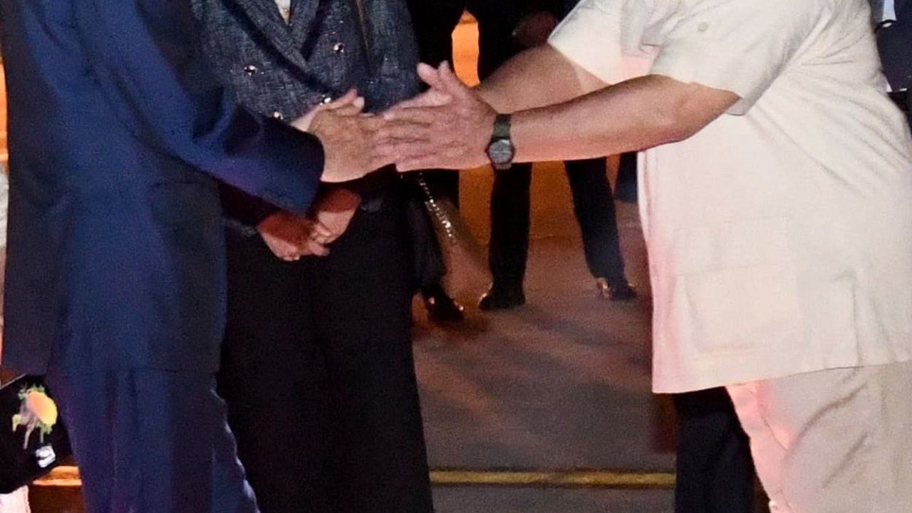 Tiba di Tanah Air, Jokowi Disambut Prabowo Hingga Erick Thohir