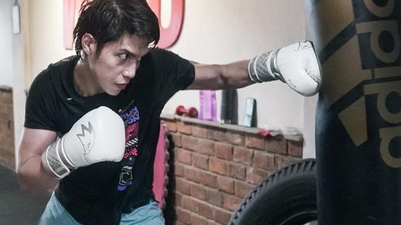 Potret El Rumi saat Latihan Jelang Pertandingan Tinju Lawan Jefri Nichol, Penampilannya Bikin Salfok