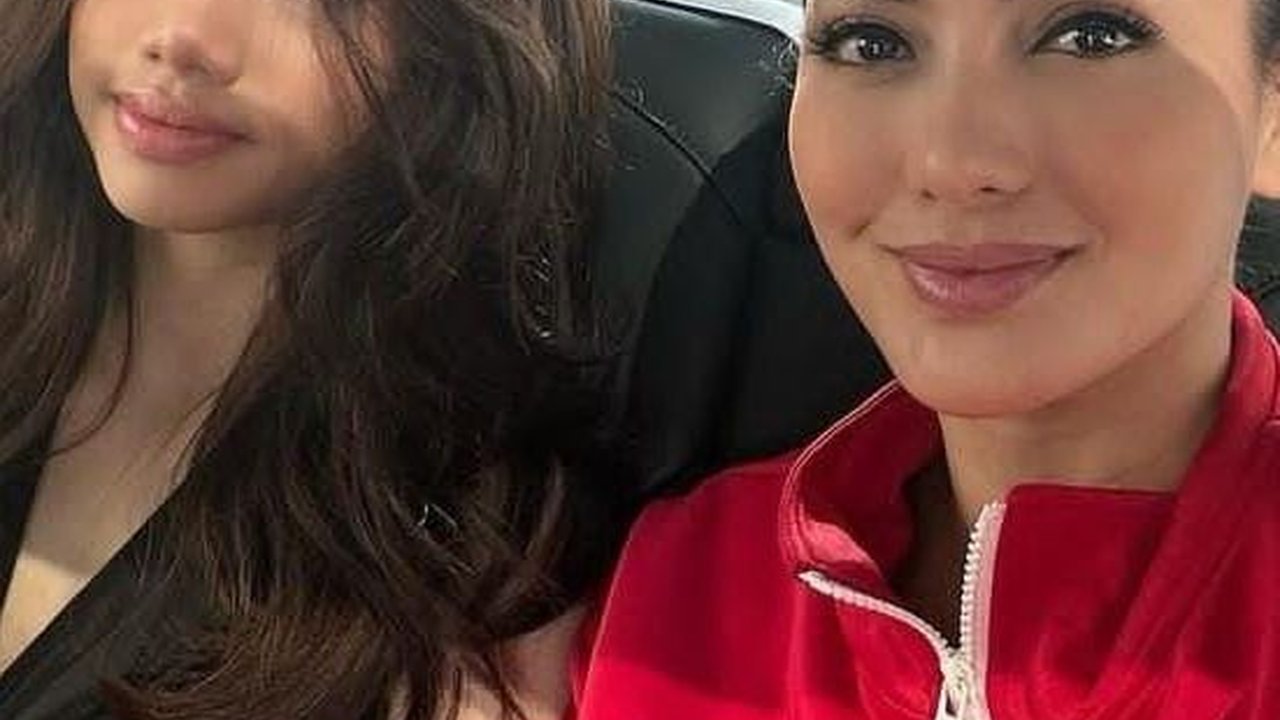 Potret Cantik Ririn Ekawati Tampil Bak ABG di Amerika, Bareng Sang Putri Kayak Kakak Adik