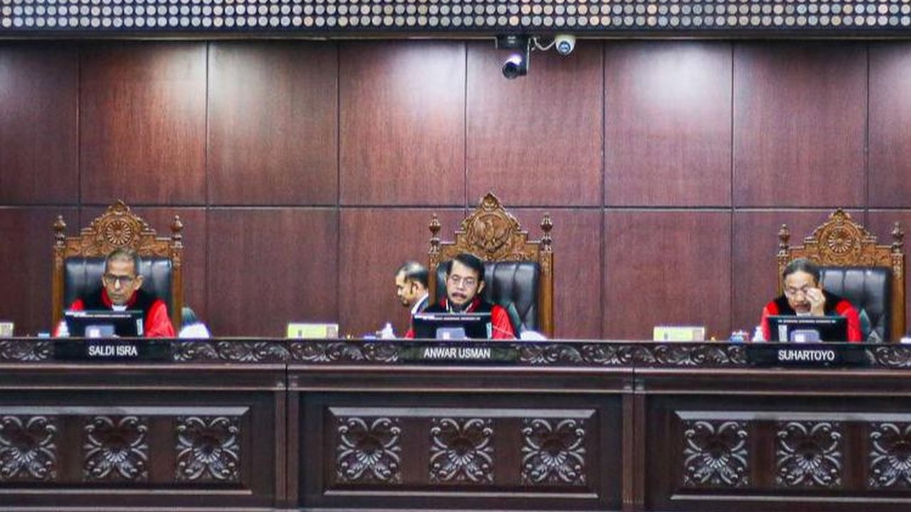 Hasan Nasbi Cyrus: Putusan MK soal Syarat Usia Capres Cawapres Jangan Dilihat Jangka Pendek