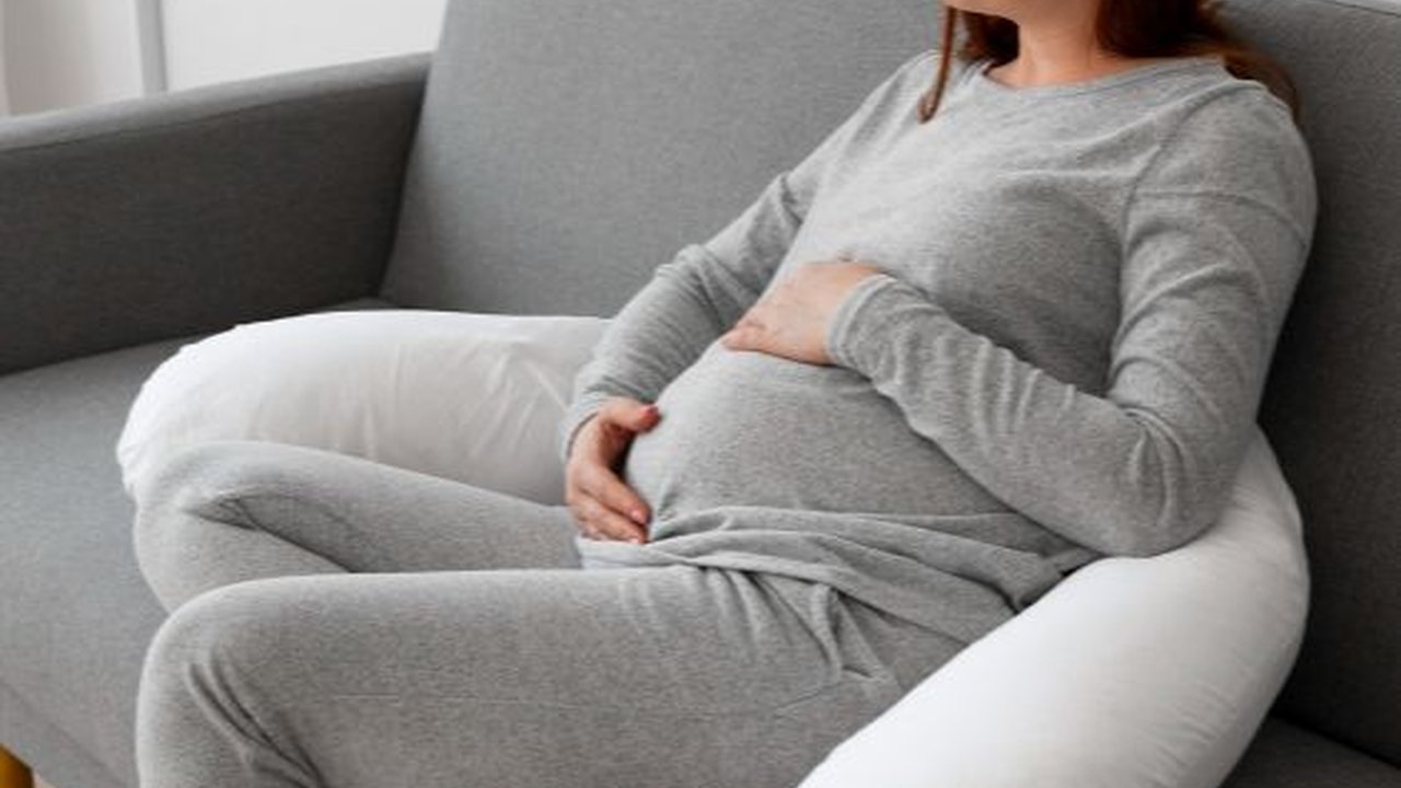 Bahaya Duduk Terlalu Lama saat Hamil, Bisa Sebabkan Nyeri Punggung