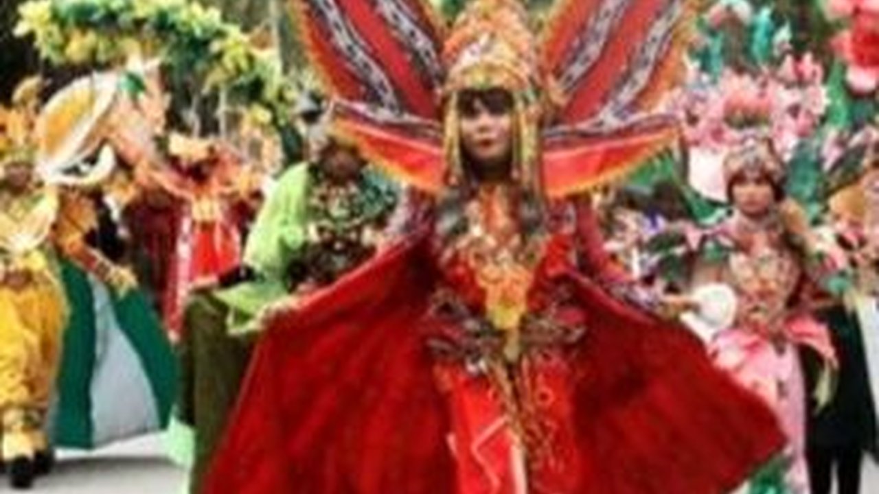 Melihat Miniatur Indonesia di Bontang City Carnival