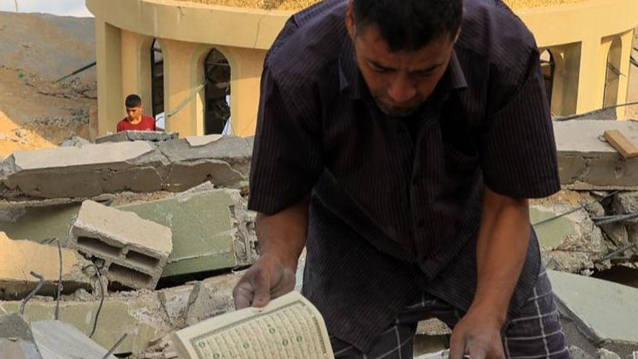 Dua Pekan Serangan, Israel Sudah Hancurkan 31 Masjid di Gaza