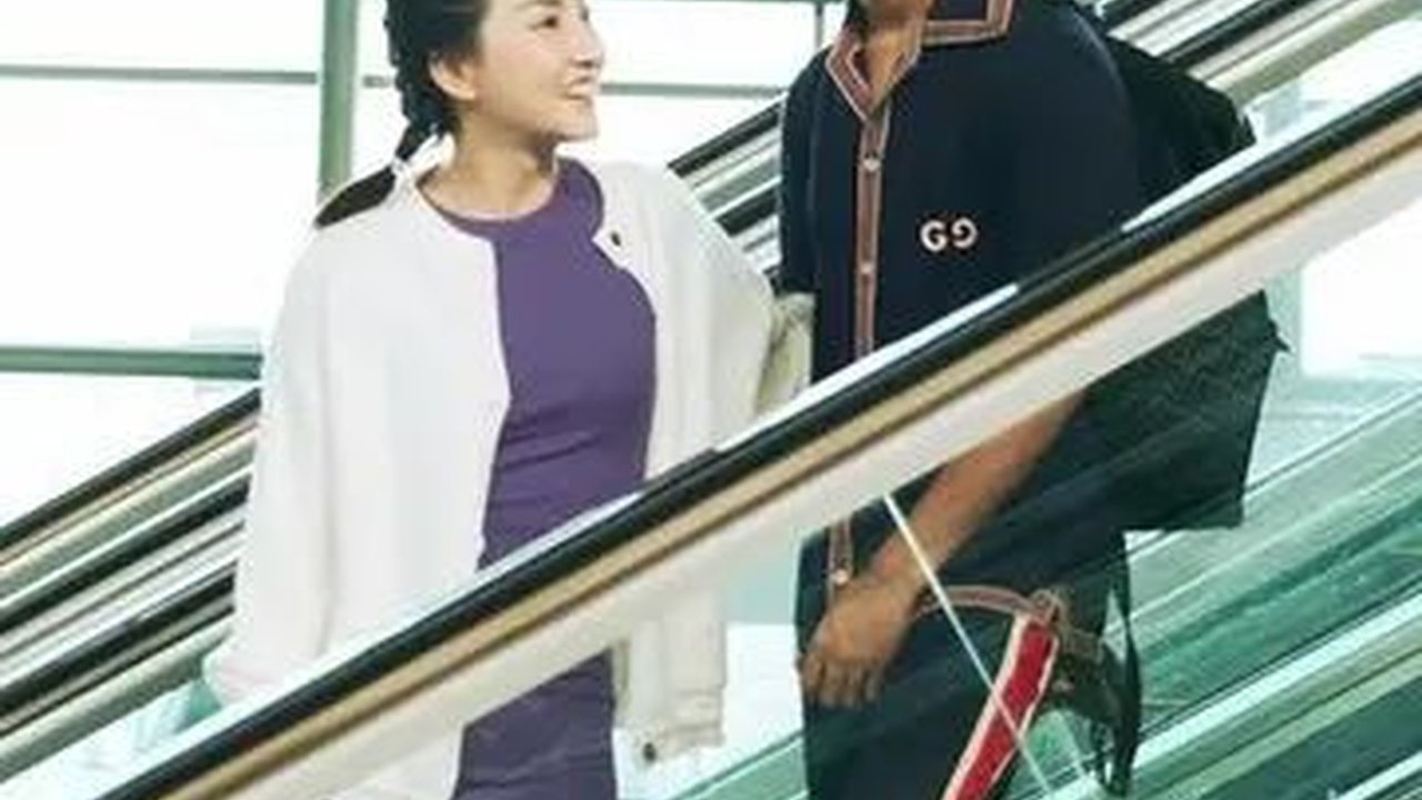8 Gaya Sarwendah dan Betrand Peto yang Selalu Keren dengan Pilihan Outfitnya