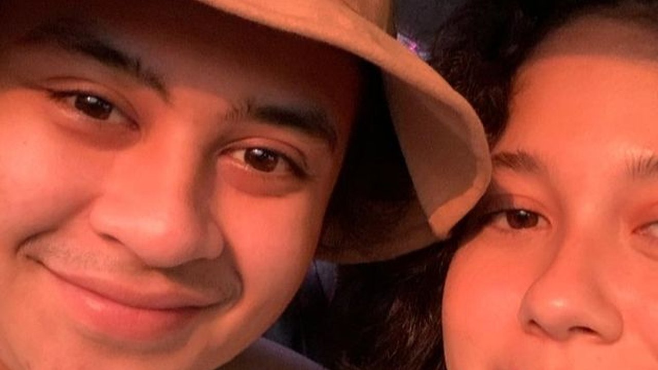 Rayakan Anniversary ke-3, Ini 8 Potret Gaya Pacaran Bastian Steel dan Sitha Marino yang Kontroversial