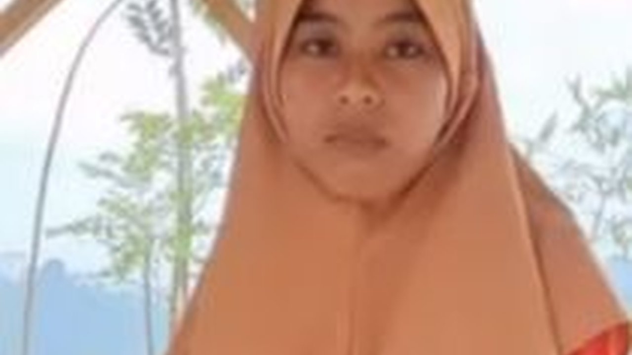 Aneh Tapi Nyata, Wanita Muda Ini Jualan Bakso di Tengah Hutan Sampai Jam 12 Malam Laris Manis