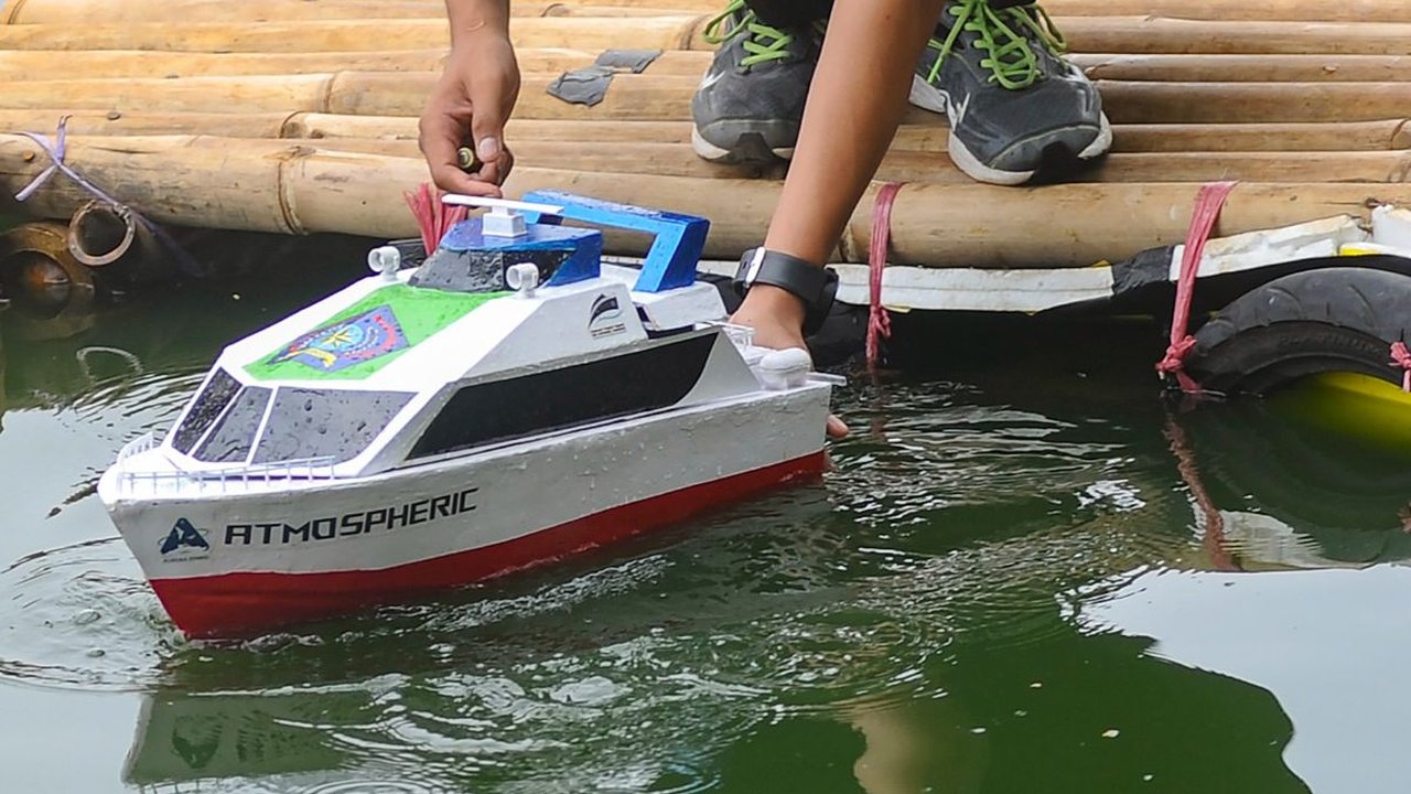 FOTO: Melihat Keseruan Kontes Kapal Cepat Tak Berawak Nasional 2023