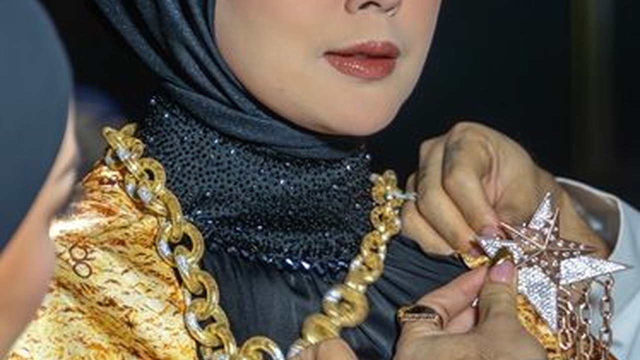 Membangkitkan Industri Fesyen Muslim dari Panggung Catwalk