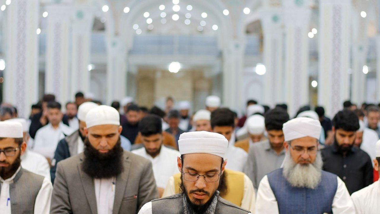 Apakah Sholat Jumat Bisa Diganti dengan Sholat Dzuhur? Berikut Penjelasannya