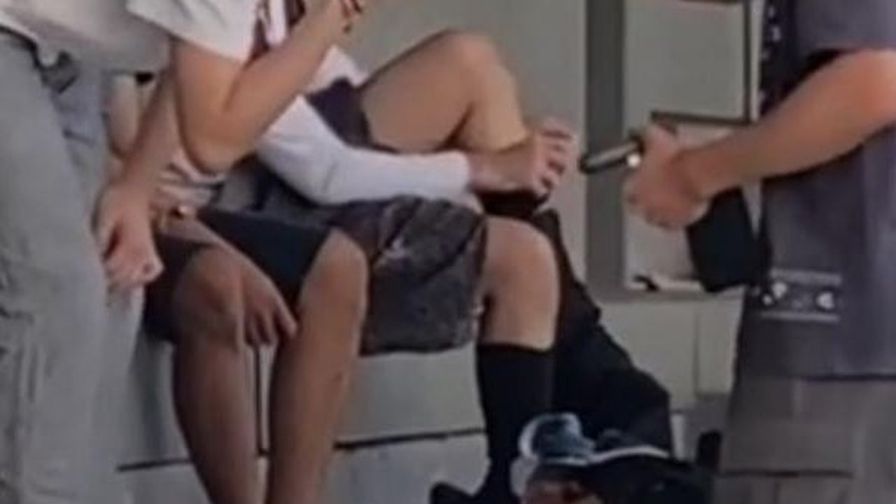 Momen Dul Jaelani Salim ke Al Ghazali, Cara Cium Tangannya jadi Perbincangan