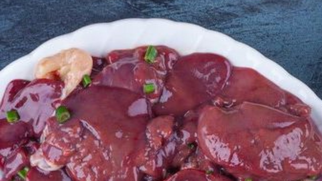 Suka Makan Jeroan? Ini Manfaat dan Risiko yang Mengintai