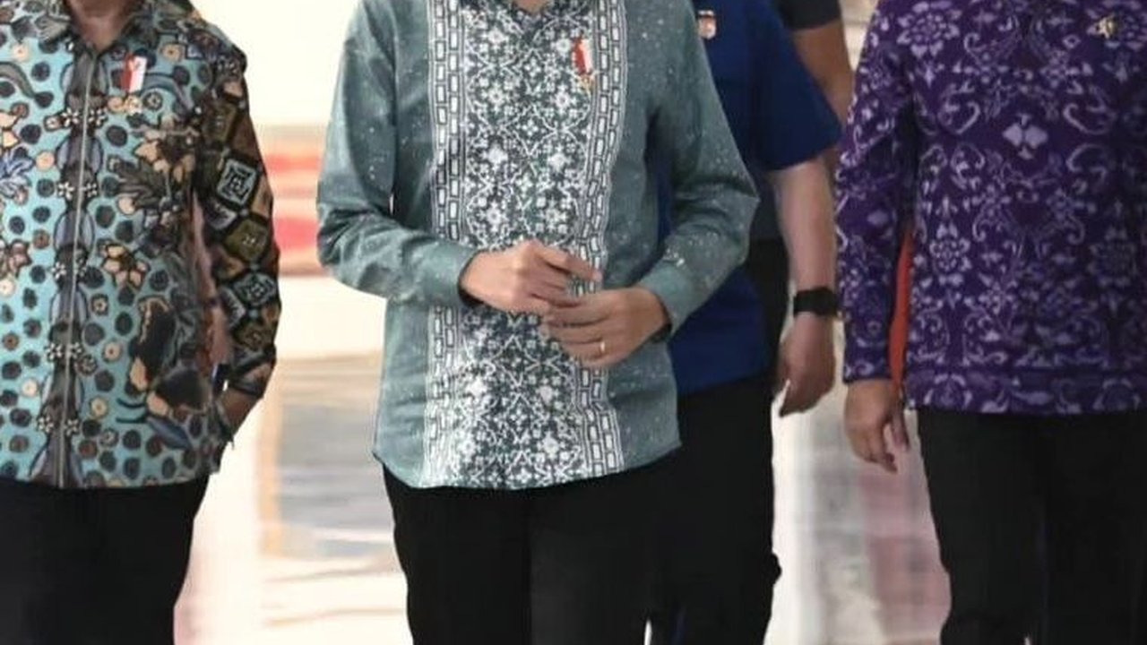 Masa Kecil Jadi Tukang Batu Hingga Gali Sumur, Kini Jadi Menteri Jokowi Dua Kali