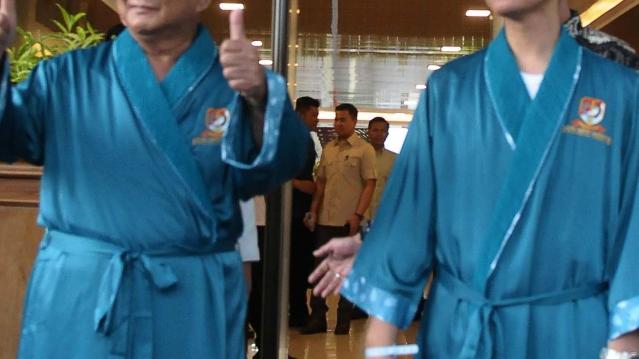 FOTO: Senyum Prabowo dan Gibran Siap Jalani Tes Kesehatan di RSPAD Gatot Soebroto