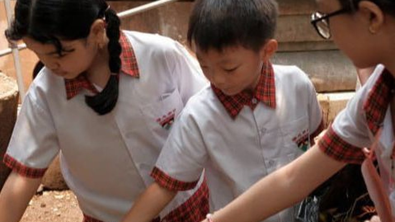 Patut Dicontoh, Begini Cara SD di Bandung Ajarkan Pemilahan Sampah Sejak Dini ke Siswa