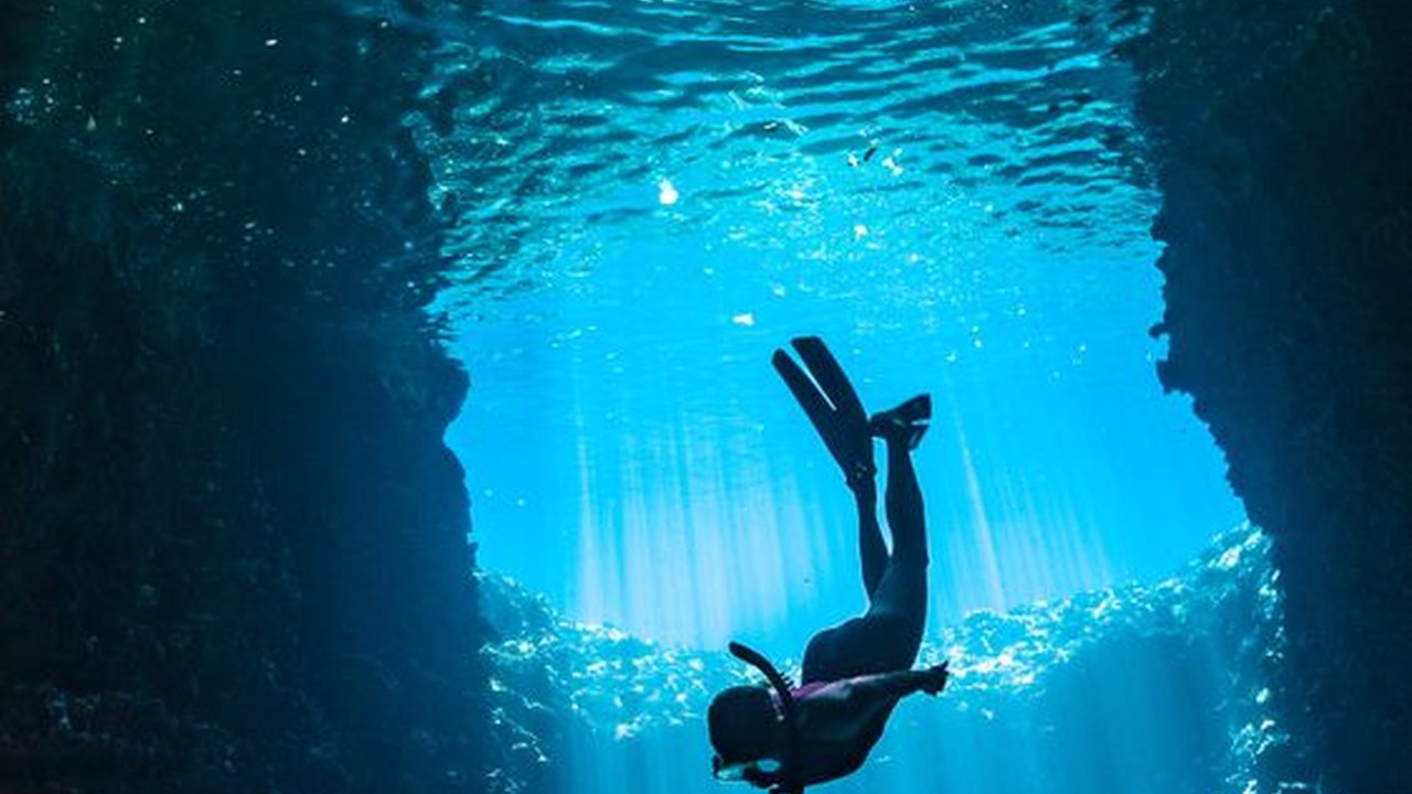 Cocok Buat Sunbathing Hingga Snorkeling, 5 Pantai di Bali Ini Tawarkan Daya Tarik yang Tak Biasa