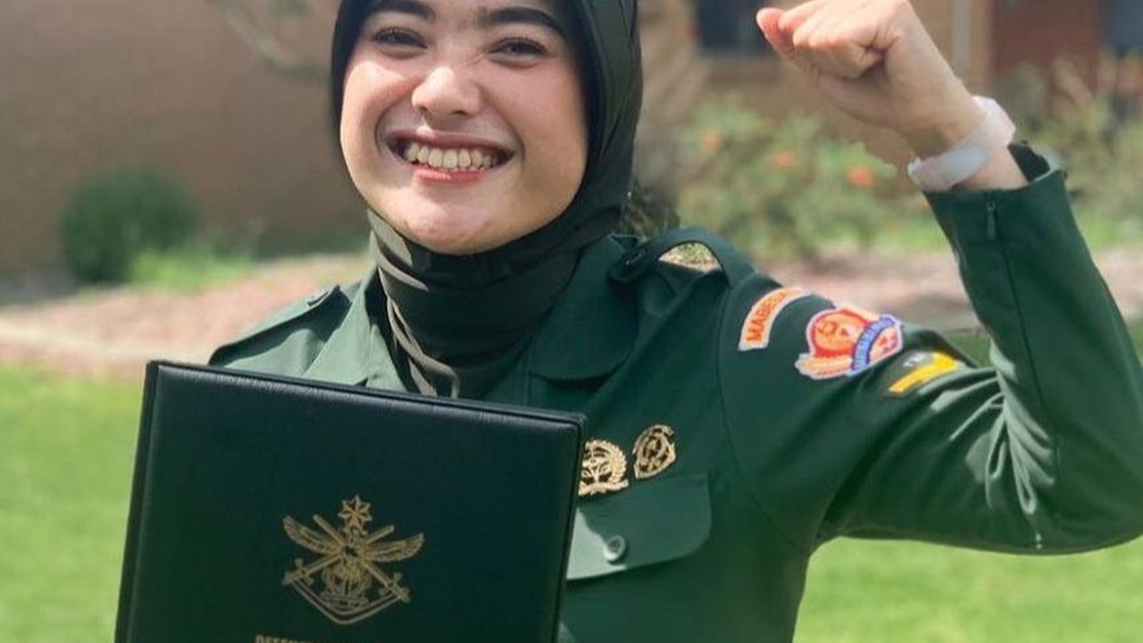Cantiknya Serda Winda Anggita, Prajurit TNI yang Jadi Guru di Militer