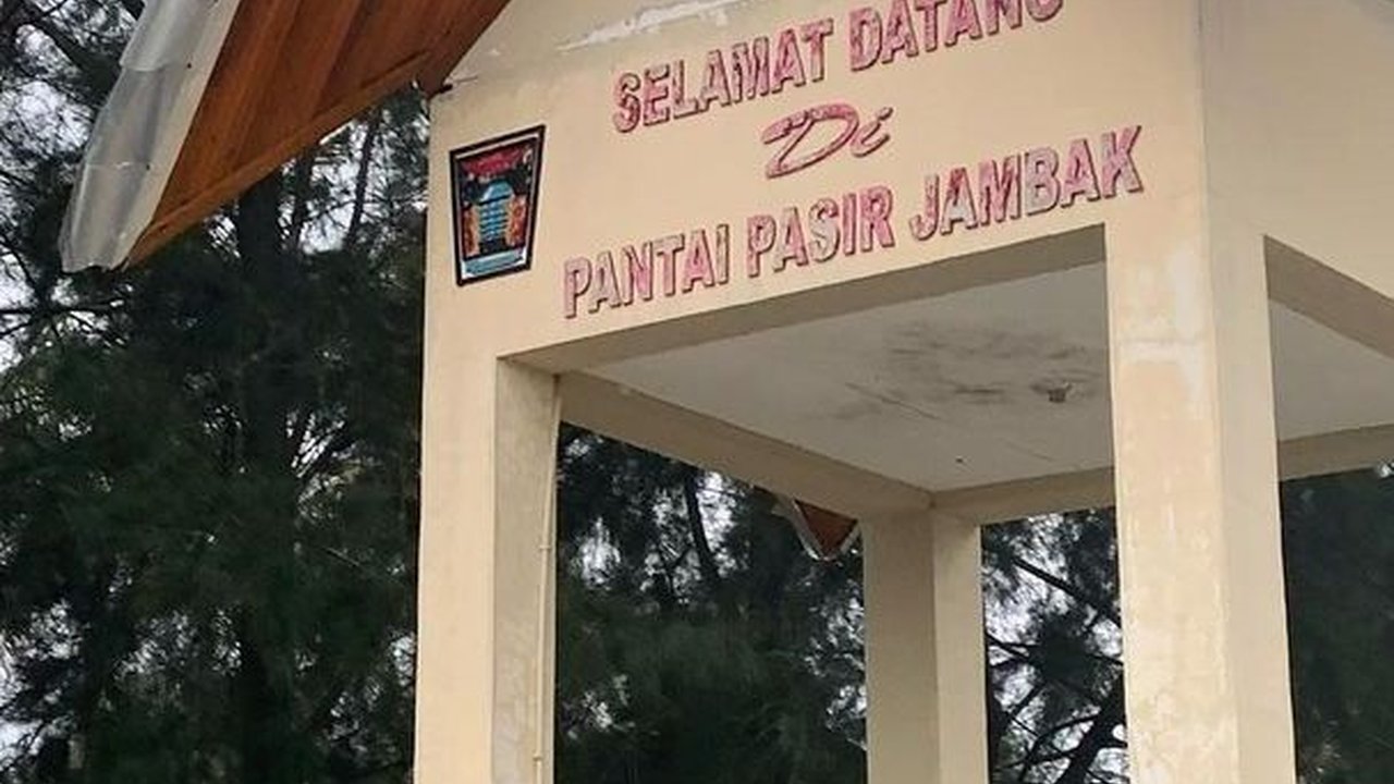 Mengunjungi Pantai Pasir Jambak, Menikmati Matahari Tenggelam saat Akhir Pekan di Padang