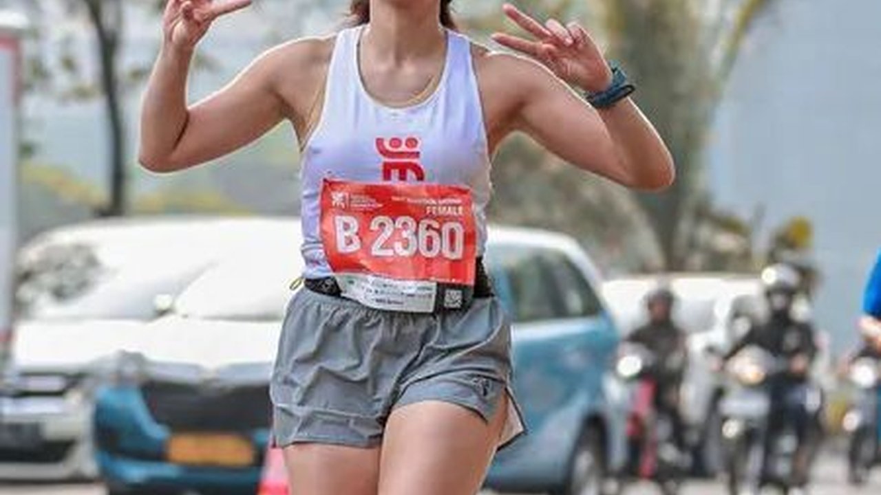 Potret Gisella Anastasia dan Ussy Sulistyawati Ikut Jakarta Marathon