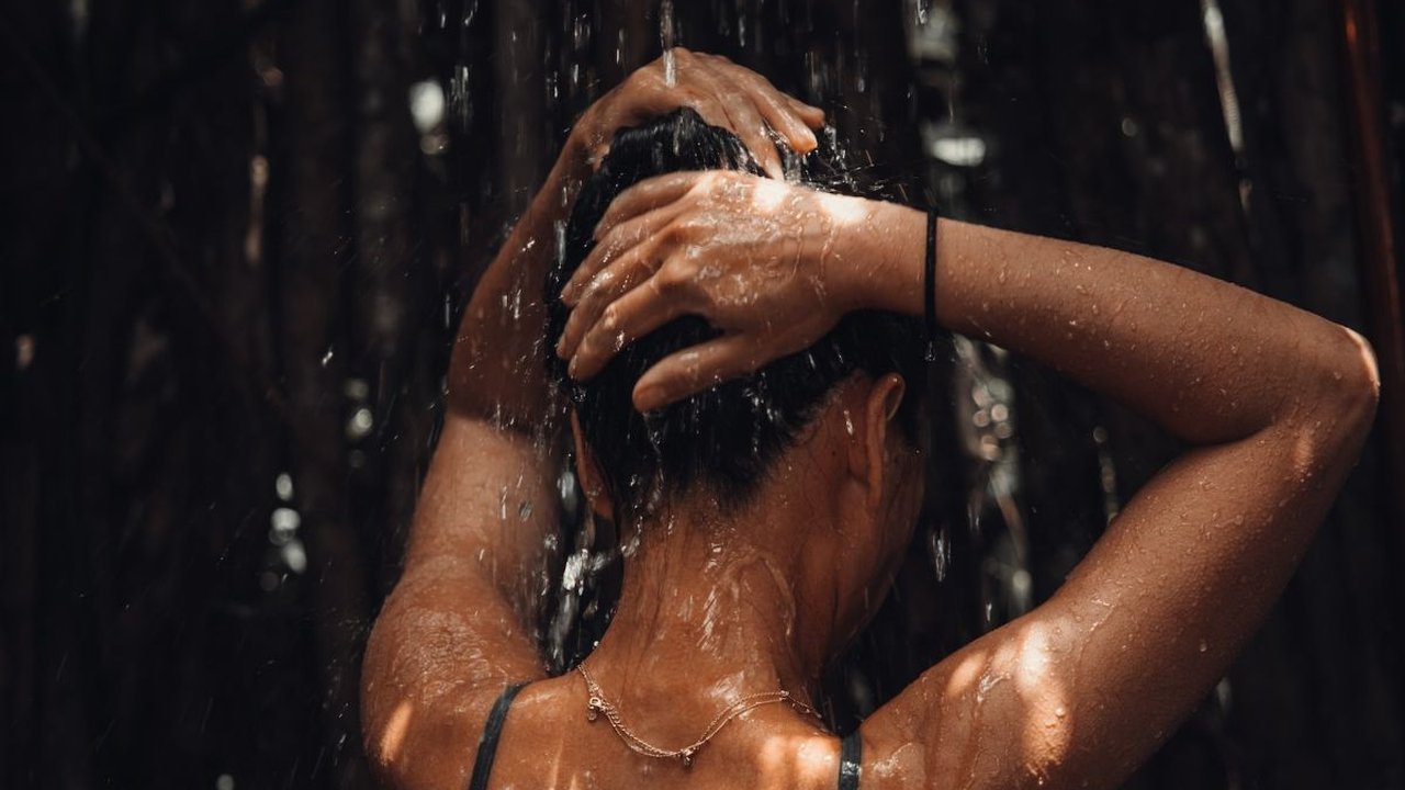 Jangan Dilewatkan! Ketahui Manfaat Luar Biasa Mandi Sebelum Bercinta