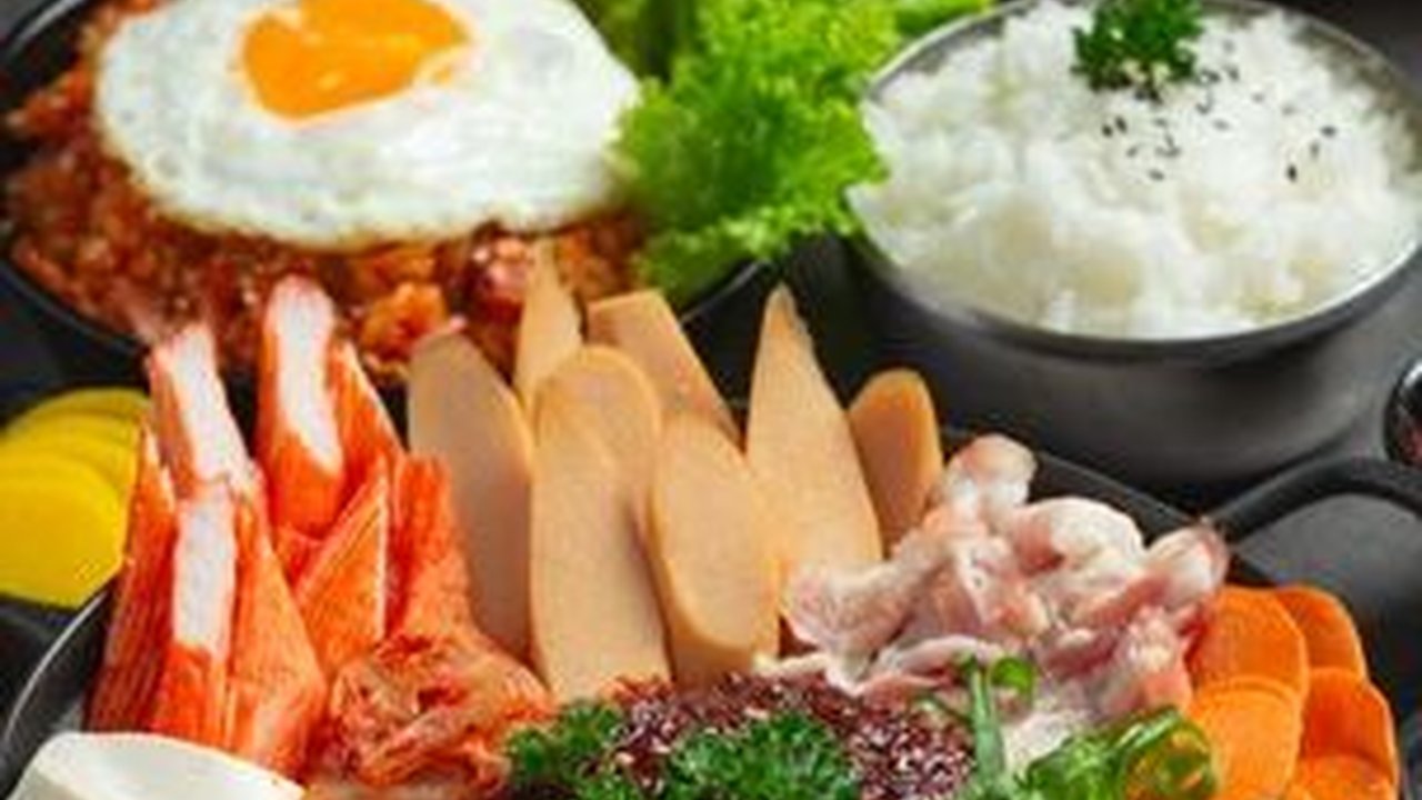 10 Ciri Khas Makan Orang Korea yang Unik dan Bikin Sehat