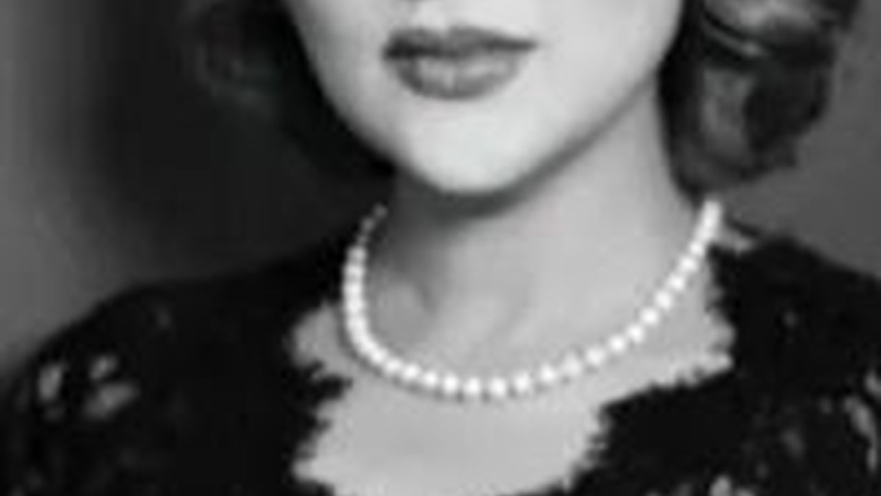 Potret Ashanty Bergaya Rambut Pendek Ikal, Mirip Orang Belanda